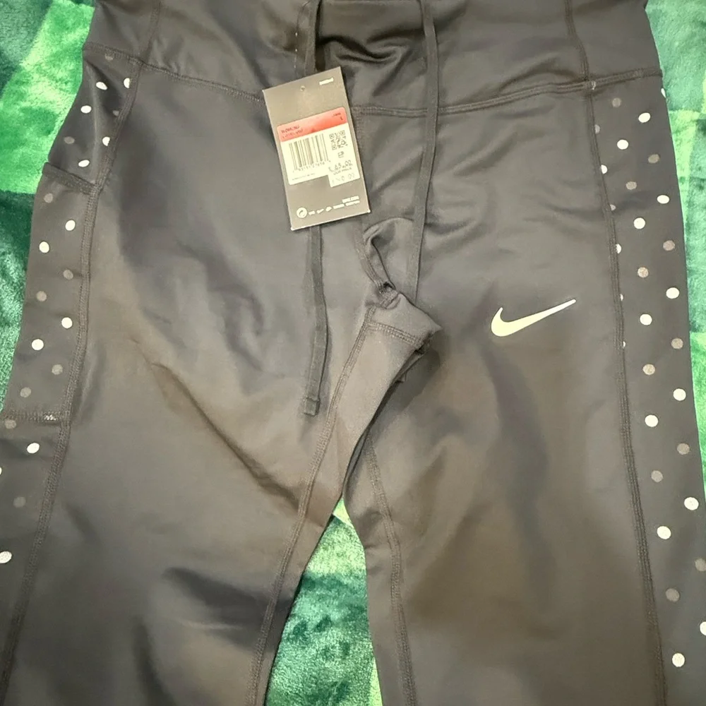 Nike Black Leggings - Picture 3 of 9